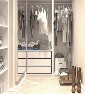 Read more about the article WARDROBE MAKEOVER WITH A PERSONAL STYLIST