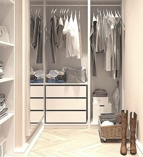 You are currently viewing WARDROBE MAKEOVER WITH A PERSONAL STYLIST